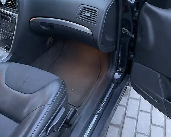 Чорний Вольво ХС70, об'ємом двигуна 2.5 л та пробігом 247 тис. км за 11111 $, фото 6 на Automoto.ua