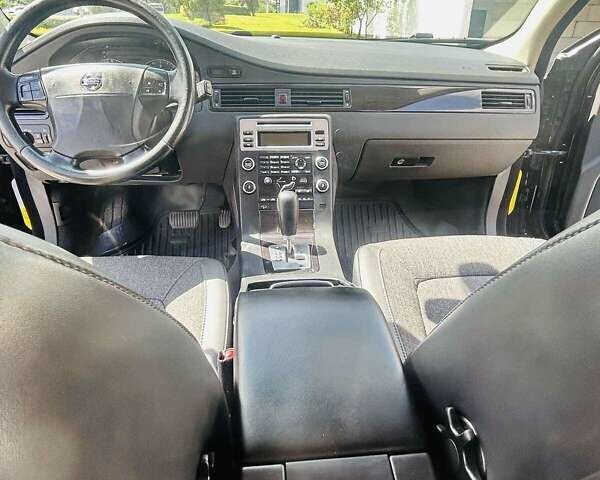 Черный Вольво ХС70, объемом двигателя 2.4 л и пробегом 317 тыс. км за 10500 $, фото 3 на Automoto.ua