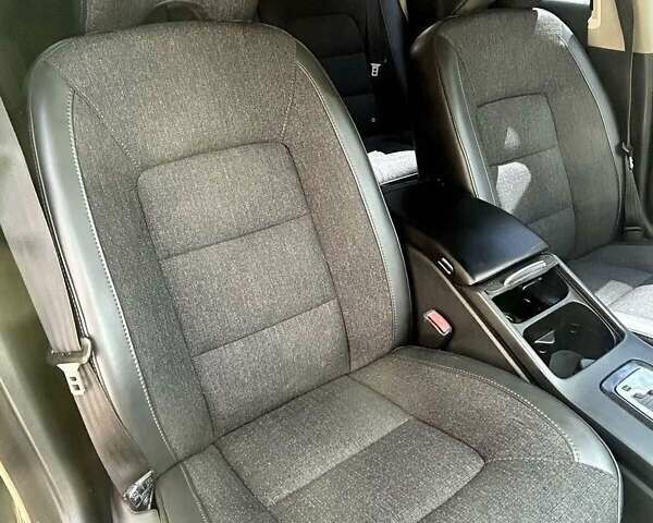 Черный Вольво ХС70, объемом двигателя 2.4 л и пробегом 317 тыс. км за 10500 $, фото 18 на Automoto.ua