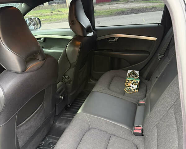 Чорний Вольво ХС70, об'ємом двигуна 2.4 л та пробігом 253 тис. км за 13000 $, фото 7 на Automoto.ua