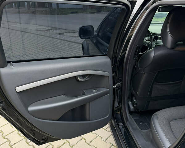 Чорний Вольво ХС70, об'ємом двигуна 2.4 л та пробігом 253 тис. км за 13000 $, фото 9 на Automoto.ua