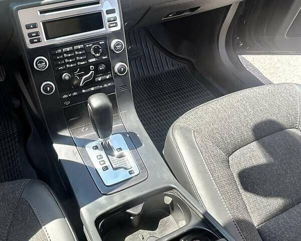 Черный Вольво ХС70, объемом двигателя 2.4 л и пробегом 317 тыс. км за 10500 $, фото 4 на Automoto.ua