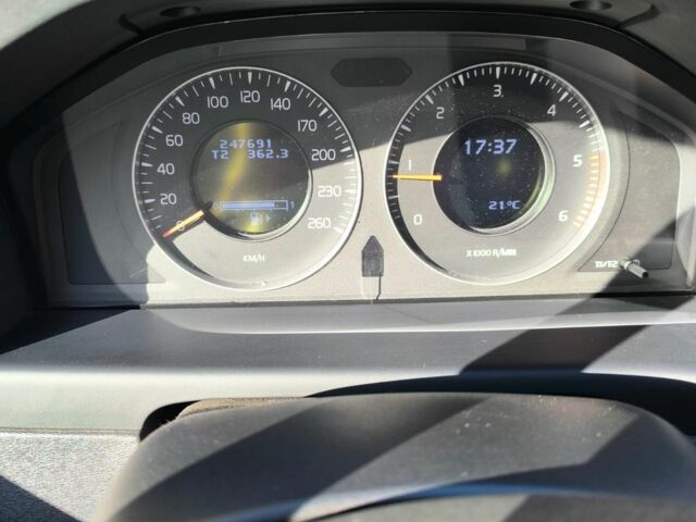 Вольво ХС70 2009 в Луцке на Automoto.ua Черный Вольво ХС70, объемом двигателя 1.6 л и пробегом 250 тыс. км за 8850 $, фото 5 на Automoto.ua