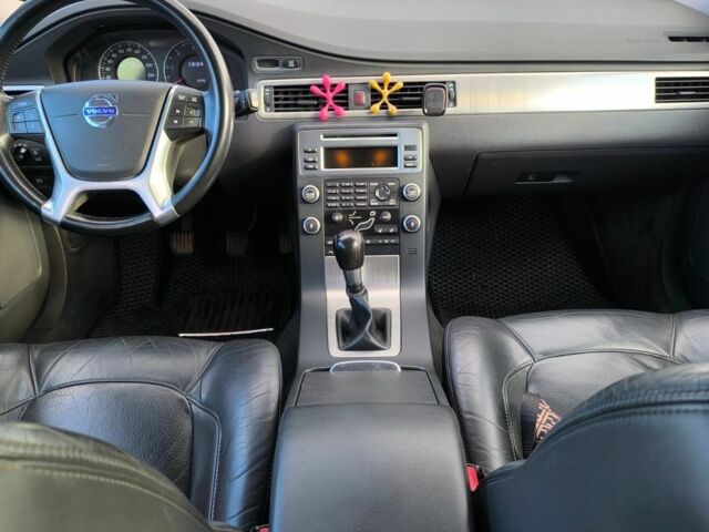 Вольво ХС70 2009 в Луцке на Automoto.ua Черный Вольво ХС70, объемом двигателя 1.6 л и пробегом 250 тыс. км за 8850 $, фото 2 на Automoto.ua