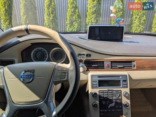 Вольво ХС70 2010 в Ивано-Франковске на Automoto.ua Черный Вольво ХС70, объемом двигателя 3.2 л и пробегом 296 тыс. км за 11600 $, фото 12 на Automoto.ua