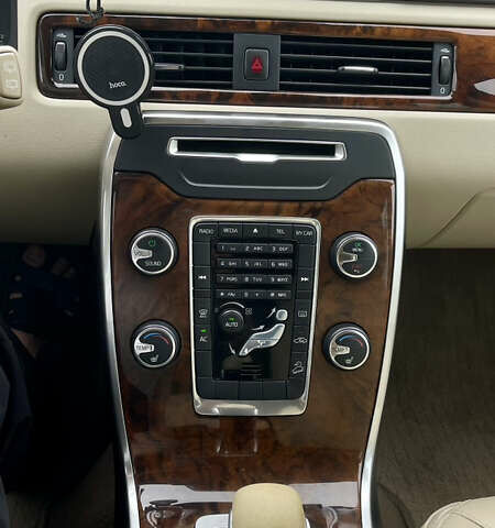 Чорний Вольво ХС70, об'ємом двигуна 3.2 л та пробігом 278 тис. км за 11900 $, фото 12 на Automoto.ua