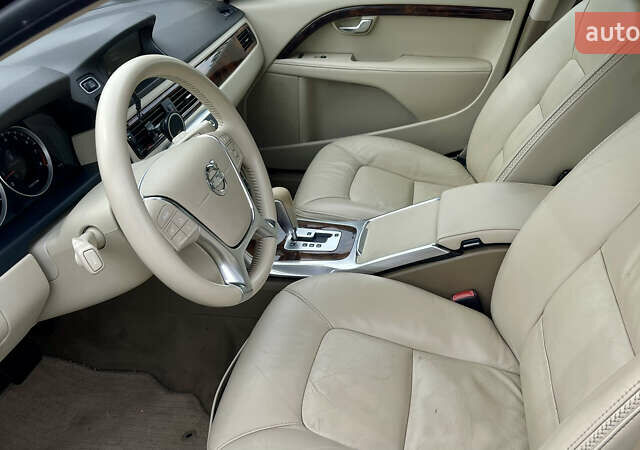 Чорний Вольво ХС70, об'ємом двигуна 3.2 л та пробігом 278 тис. км за 11900 $, фото 9 на Automoto.ua