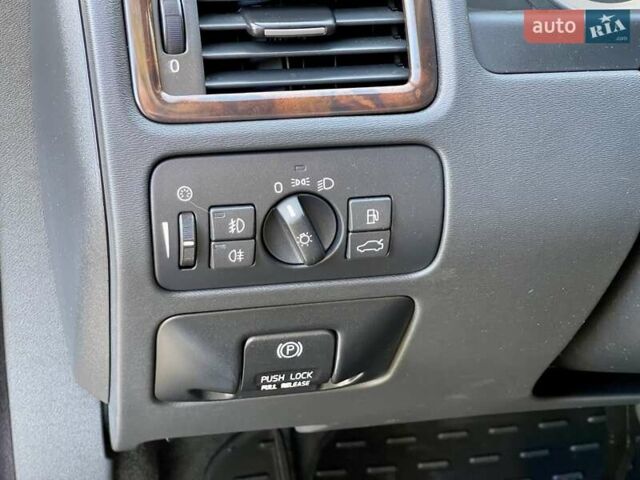 Черный Вольво ХС70, объемом двигателя 2.4 л и пробегом 174 тыс. км за 13999 $, фото 47 на Automoto.ua