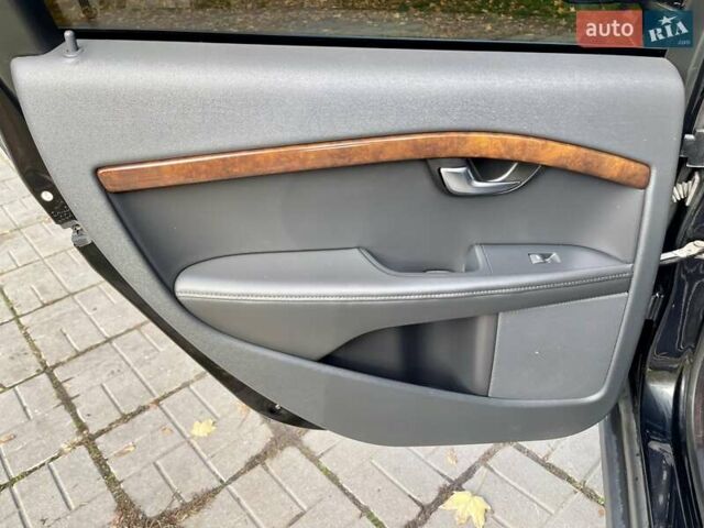 Черный Вольво ХС70, объемом двигателя 2.4 л и пробегом 174 тыс. км за 13999 $, фото 45 на Automoto.ua