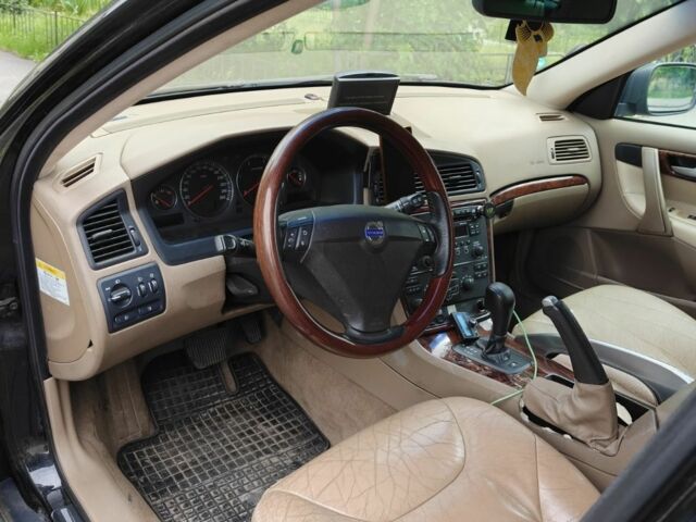 Черный Вольво ХС70, объемом двигателя 0 л и пробегом 300 тыс. км за 5000 $, фото 2 на Automoto.ua