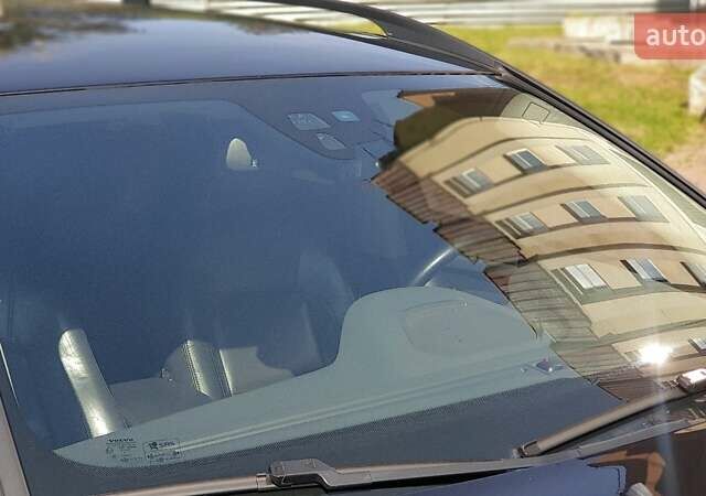 Чорний Вольво ХС70, об'ємом двигуна 2.4 л та пробігом 215 тис. км за 17599 $, фото 7 на Automoto.ua