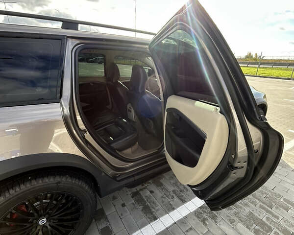 Коричневий Вольво ХС70, об'ємом двигуна 2.4 л та пробігом 303 тис. км за 14000 $, фото 13 на Automoto.ua