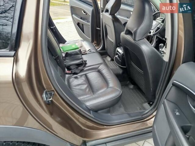 Коричневый Вольво ХС70, объемом двигателя 2.4 л и пробегом 248 тыс. км за 16350 $, фото 23 на Automoto.ua