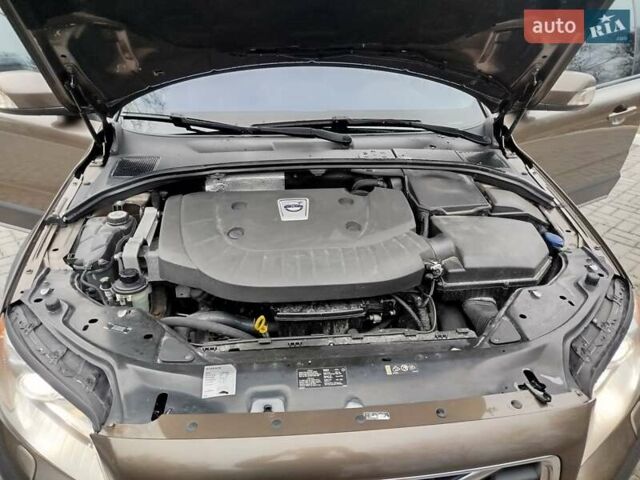 Коричневый Вольво ХС70, объемом двигателя 2.4 л и пробегом 248 тыс. км за 16350 $, фото 51 на Automoto.ua