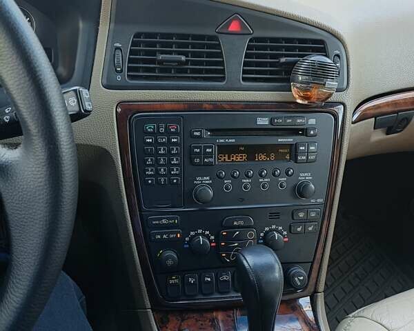 Червоний Вольво ХС70, об'ємом двигуна 2.5 л та пробігом 295 тис. км за 8500 $, фото 6 на Automoto.ua