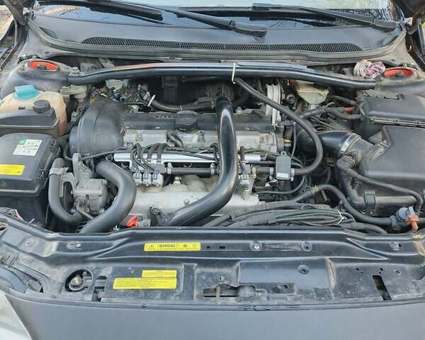 Червоний Вольво ХС70, об'ємом двигуна 2.5 л та пробігом 295 тис. км за 8500 $, фото 2 на Automoto.ua