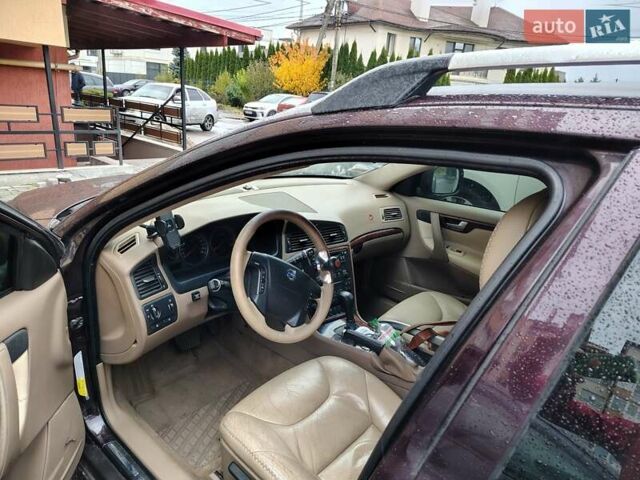 Вольво ХС70 2006 у Києві на Automoto.ua Червоний Вольво ХС70, об'ємом двигуна 2.52 л та пробігом 270 тис. км за 6000 $, фото 7 на Automoto.ua