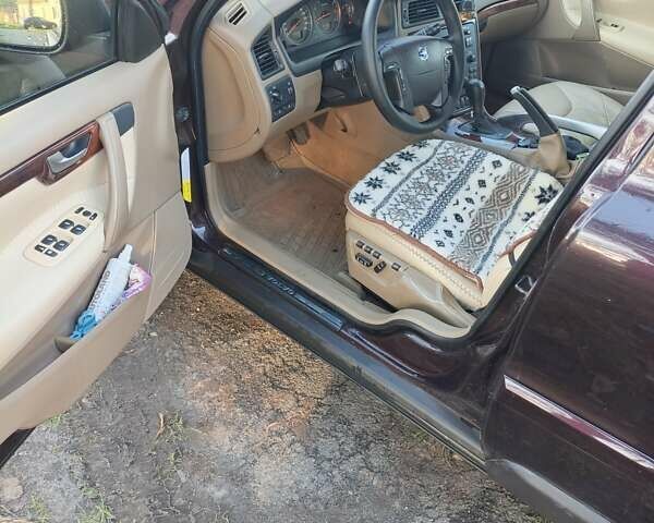 Червоний Вольво ХС70, об'ємом двигуна 2.5 л та пробігом 295 тис. км за 8500 $, фото 5 на Automoto.ua