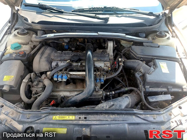 Вольво ХС70, объемом двигателя 2.4 л и пробегом 335 тыс. км за 2600 $, фото 9 на Automoto.ua
