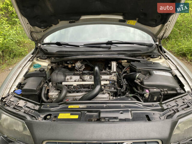 Вольво ХС70, об'ємом двигуна 2.4 л та пробігом 404 тис. км за 4999 $, фото 3 на Automoto.ua