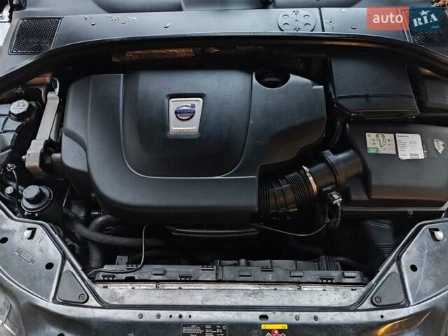 Вольво ХС70, об'ємом двигуна 1.98 л та пробігом 313 тис. км за 11000 $, фото 3 на Automoto.ua