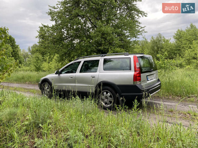 Сірий Вольво ХС70, об'ємом двигуна 2.44 л та пробігом 404 тис. км за 5000 $, фото 2 на Automoto.ua