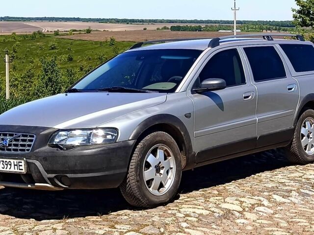 Серый Вольво ХС70, объемом двигателя 2.4 л и пробегом 326 тыс. км за 7800 $, фото 1 на Automoto.ua