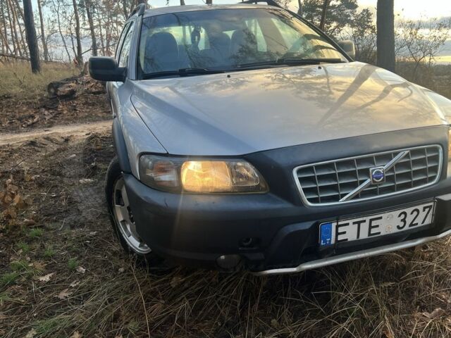 Вольво ХС70 2004 в Чугуеве на Automoto.ua Серый Вольво ХС70, объемом двигателя 2.4 л и пробегом 370 тыс. км за 3700 $, фото 1 на Automoto.ua