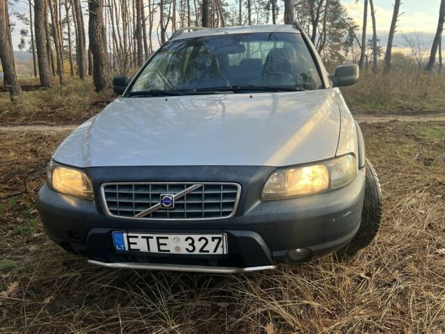 Вольво ХС70 2004 в Чугуеве на Automoto.ua Серый Вольво ХС70, объемом двигателя 2.4 л и пробегом 370 тыс. км за 3700 $, фото 2 на Automoto.ua