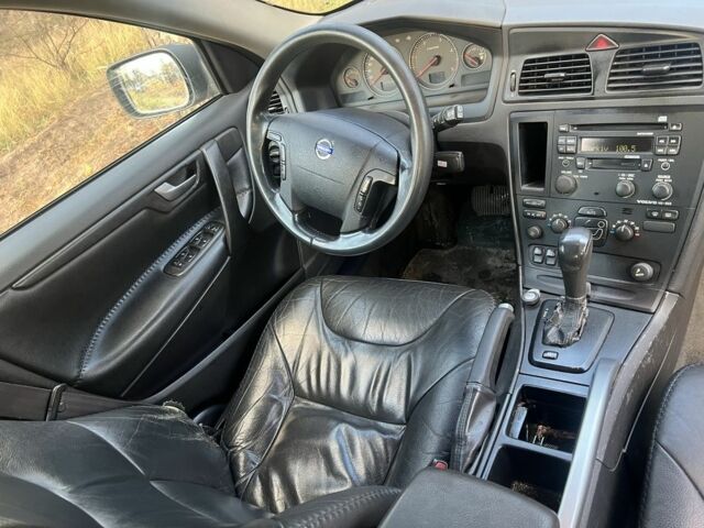 Вольво ХС70 2004 в Чугуеве на Automoto.ua Серый Вольво ХС70, объемом двигателя 2.4 л и пробегом 370 тыс. км за 3700 $, фото 8 на Automoto.ua