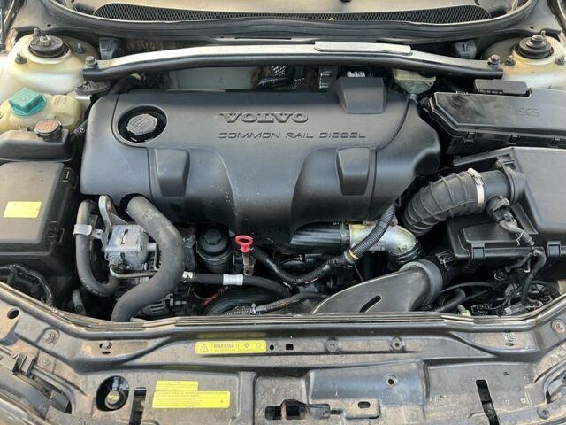 Вольво ХС70 2004 в Чугуеве на Automoto.ua Серый Вольво ХС70, объемом двигателя 2.4 л и пробегом 370 тыс. км за 3700 $, фото 10 на Automoto.ua