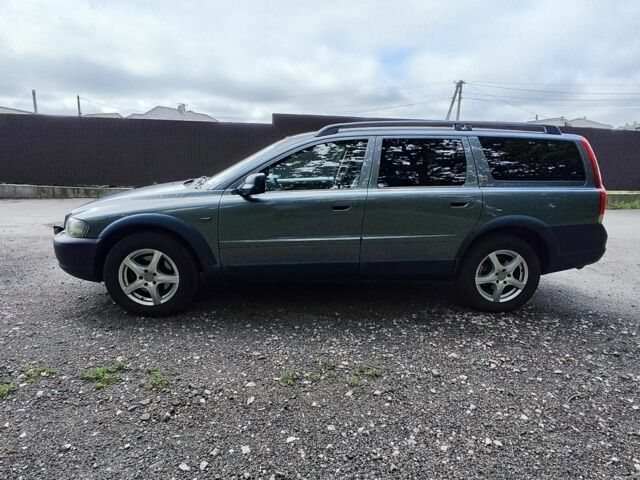 Серый Вольво ХС70, объемом двигателя 2.5 л и пробегом 286 тыс. км за 4000 $, фото 2 на Automoto.ua