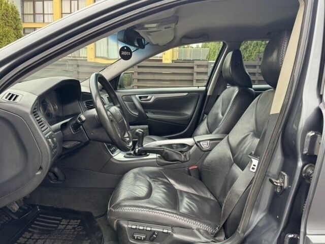 Серый Вольво ХС70, объемом двигателя 2.4 л и пробегом 300 тыс. км за 3000 $, фото 9 на Automoto.ua