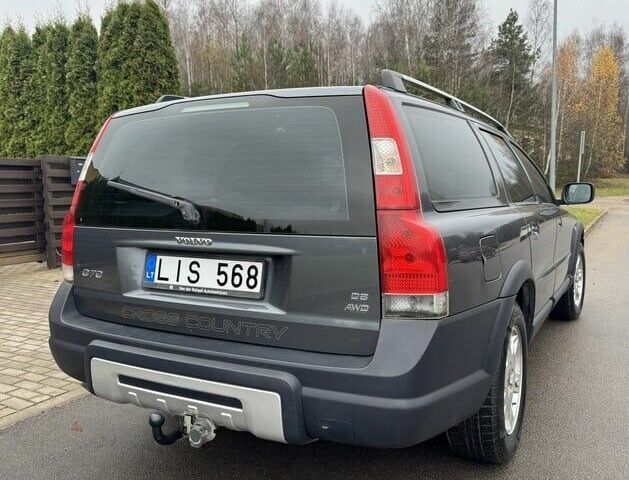 Серый Вольво ХС70, объемом двигателя 2.4 л и пробегом 300 тыс. км за 3000 $, фото 5 на Automoto.ua