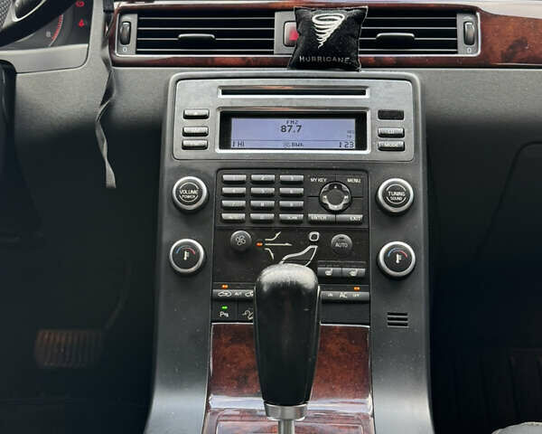 Сірий Вольво ХС70, об'ємом двигуна 3.19 л та пробігом 180 тис. км за 10600 $, фото 12 на Automoto.ua