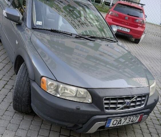 Серый Вольво ХС70, объемом двигателя 2.4 л и пробегом 350 тыс. км за 3000 $, фото 1 на Automoto.ua