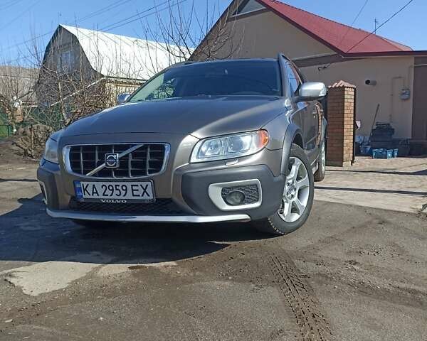 Серый Вольво ХС70, объемом двигателя 2.4 л и пробегом 371 тыс. км за 11000 $, фото 19 на Automoto.ua