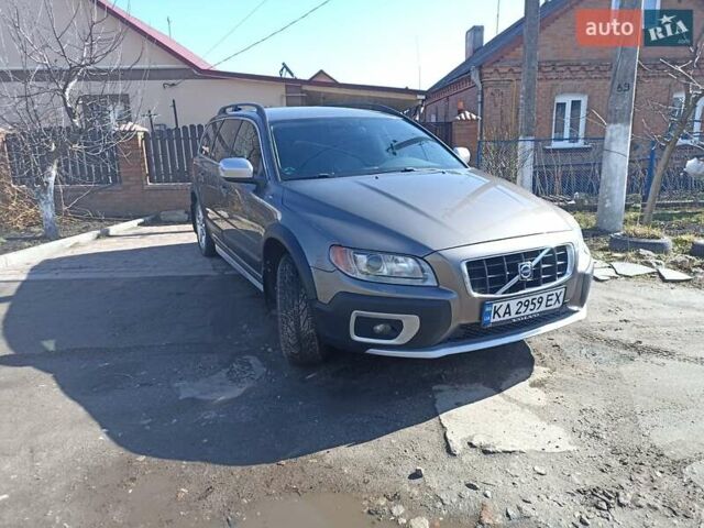 Серый Вольво ХС70, объемом двигателя 2.4 л и пробегом 371 тыс. км за 11000 $, фото 13 на Automoto.ua