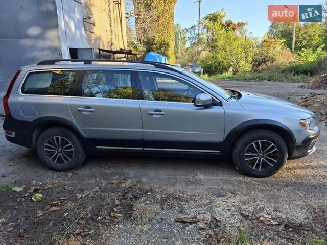 Серый Вольво ХС70, объемом двигателя 2.4 л и пробегом 181 тыс. км за 11600 $, фото 1 на Automoto.ua