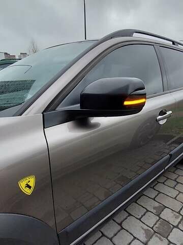 Серый Вольво ХС70, объемом двигателя 3.19 л и пробегом 265 тыс. км за 9500 $, фото 3 на Automoto.ua