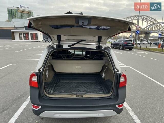 Серый Вольво ХС70, объемом двигателя 3.19 л и пробегом 208 тыс. км за 12000 $, фото 16 на Automoto.ua