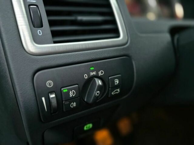 Серый Вольво ХС70, объемом двигателя 0 л и пробегом 283 тыс. км за 2900 $, фото 12 на Automoto.ua