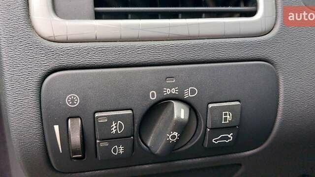 Серый Вольво ХС70, объемом двигателя 3.19 л и пробегом 265 тыс. км за 9500 $, фото 12 на Automoto.ua