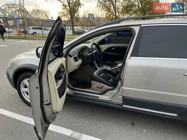 Серый Вольво ХС70, объемом двигателя 3.19 л и пробегом 208 тыс. км за 12000 $, фото 7 на Automoto.ua