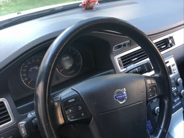 Серый Вольво ХС70, объемом двигателя 3.2 л и пробегом 125 тыс. км за 13000 $, фото 3 на Automoto.ua