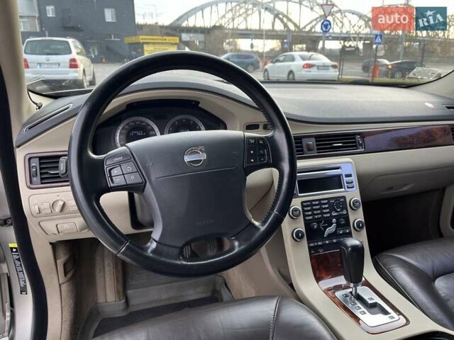 Серый Вольво ХС70, объемом двигателя 3.19 л и пробегом 208 тыс. км за 12000 $, фото 10 на Automoto.ua