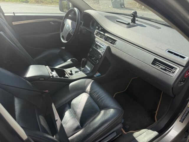 Сірий Вольво ХС70, об'ємом двигуна 2.4 л та пробігом 300 тис. км за 8876 $, фото 5 на Automoto.ua