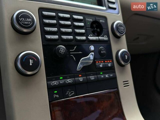 Серый Вольво ХС70, объемом двигателя 3.19 л и пробегом 208 тыс. км за 11990 $, фото 18 на Automoto.ua