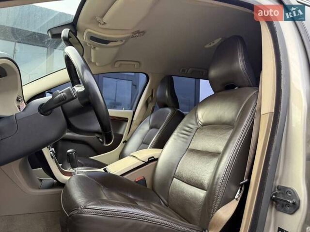 Серый Вольво ХС70, объемом двигателя 3.19 л и пробегом 208 тыс. км за 11990 $, фото 8 на Automoto.ua