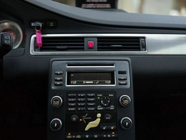 Серый Вольво ХС70, объемом двигателя 0 л и пробегом 283 тыс. км за 2900 $, фото 13 на Automoto.ua